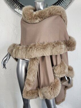 ADRIENNE LANDAU~NEIMAN MARCUS~VINTAGE BEIGE GENUINE REAL FOX FUR CAPE COAT WRAP